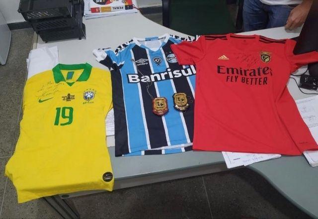 Éverton Cebolinha recupera camisas roubadas | SSPDS/Reprodução