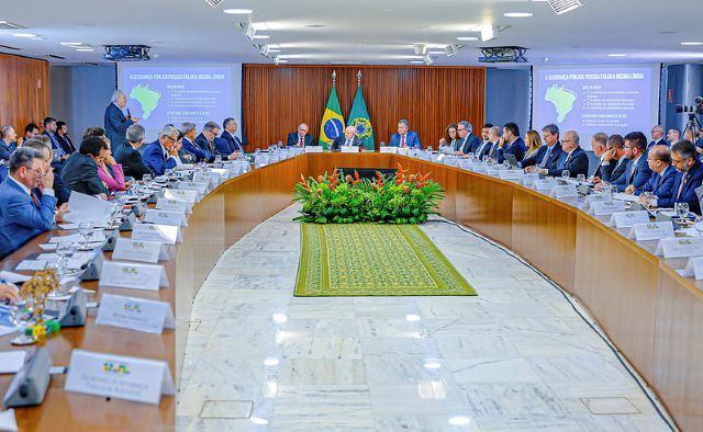 Caiado confronta Lula: "Não vou botar câmera em policial de maneira alguma"