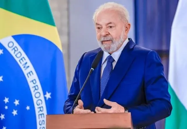 "Um dos momentos mais críticos da história da região", diz Lula em encontro com presidente do Panamá