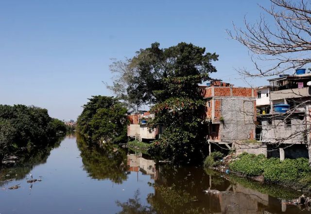Falta de saneamento provocou 344 mil internações e sobrecarregou SUS em 2024
