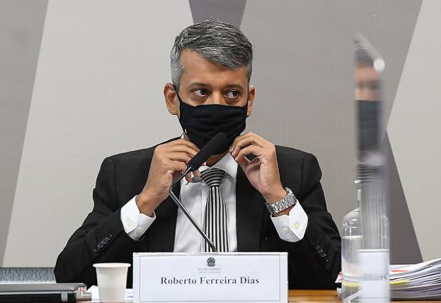 Procuradoria abre investigação para apurar suspeita de propina em vacinas Procuradoria abre investigação para apurar suspeita de propina em vacinas