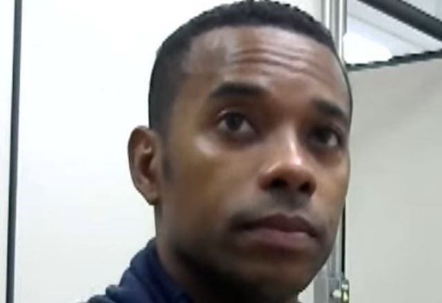 Robinho, ex-atacante do Santos e da Seleção Brasileira, foi condenado por estupro coletivo na Itália | Reprodução/YouTube
