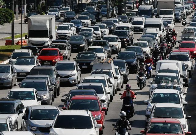 Rodízio de veículos está suspenso até 10 de janeiro e volta dia 13 de janeiro de 2025 | Agência Brasil