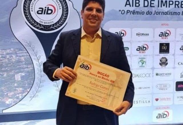 Rodrigo Gomes é homenageado em evento no Rio de Janeiro