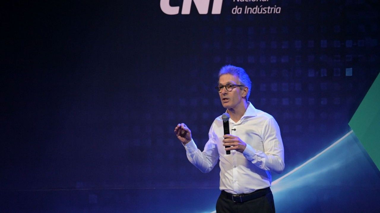 Romeu Zema (Novo) fala em evento da CNI | Divulgação/Iano Andrade/CNI