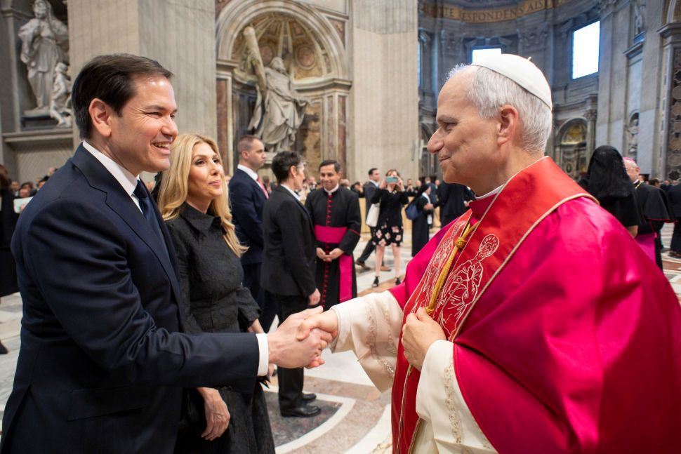 Marco Rubio se reunirá com papa Leão XIV após críticas de Trump ao pontífice, diz agência