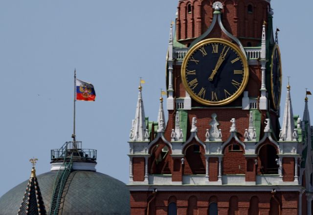 Bandeira russa em Moscou 2/6/2025 | Foto: REUTERS/Evgenia Novozhenina