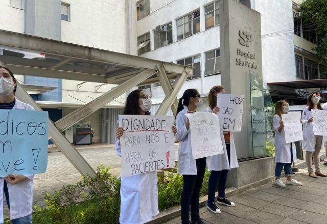 Residentes protestam contra condições de trabalho no Hospital São Paulo Residentes protestam contra condições de trabalho no Hospital São Paulo
