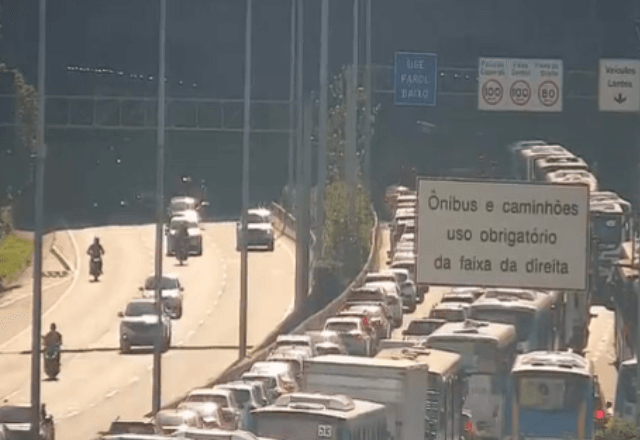 Ambulâncias do Corpo de Bombeiros prestaram socorro às vítimas | Reprodução/COR