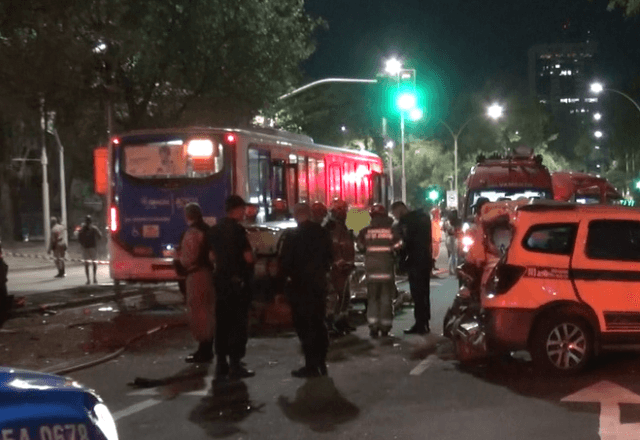 Acidente de trânsito envolve nove carros no Rio | SBT RIO