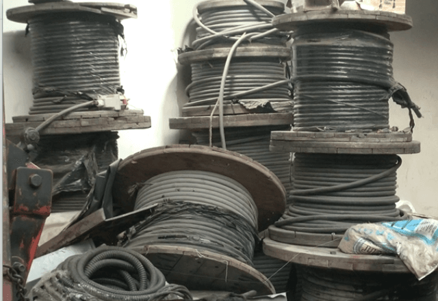 Empresa, licenciada pela Prefeitura de Belford Roxo, furtou 5 toneladas de fios | SBT RIO
