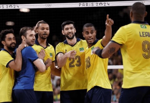 Brasil vence Egito no vôlei masculino e vai às quartas de finais | Miriam Jeske/COB
