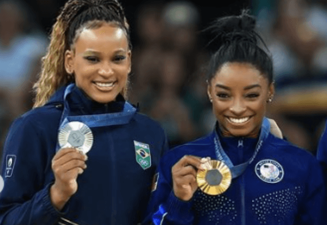 Rebeca Andrade e Simone Biles ainda vão disputar o solo nesta segunda | Ricardo Bufolin/CBG