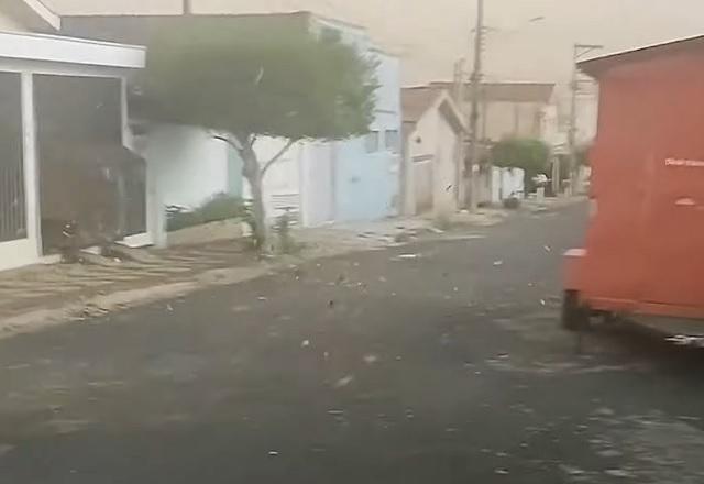 Ventos de mais de 80 km/h levantaram uma nuvem de areia que chegou a 10 km de altura (Reprodução/SBT Brasil)