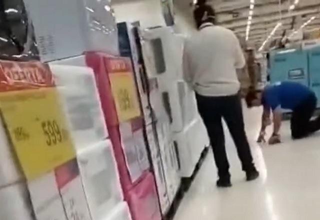 Carrefour disse que a supervisora foi afastada e que repudia qualquer comportamento indevido por parte de seus colaboradores (Reprodução/SBT Brasil)