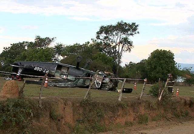 Avião capotado (Reprodução/SBT Brasil)
