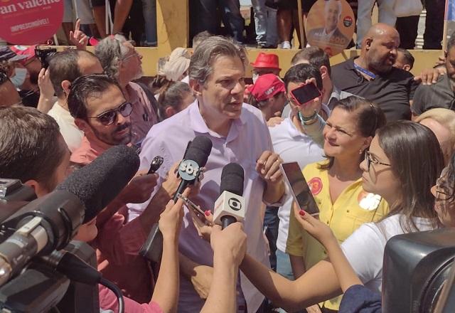Fernando Haddad dá entrevista a jornalistas em agenda (Joel Marcel/SBT News)