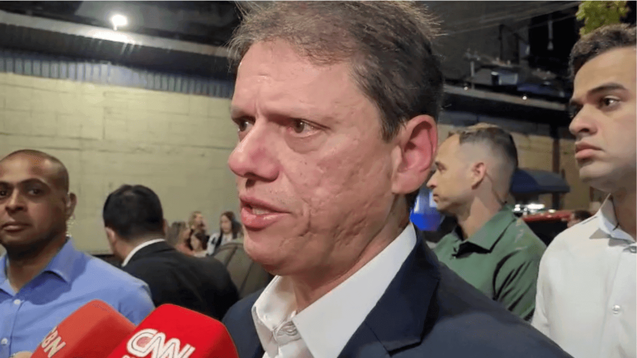 Tarcísio manda investigar caso de motorista de Haddad
