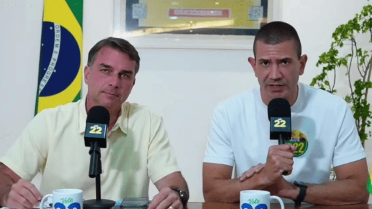 Presidenciável Flávio Bolsonaro (PL) e o candidato ao governo do Rio de Janeiro Douglas Ruas (PL) | Foto: Reprodução/PL