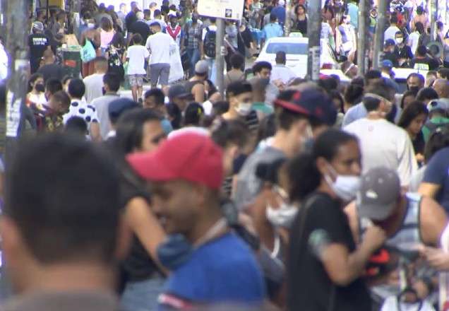 SP: Primeiro sábado de comércio aberto tem aglomerações e descumprimento de regras