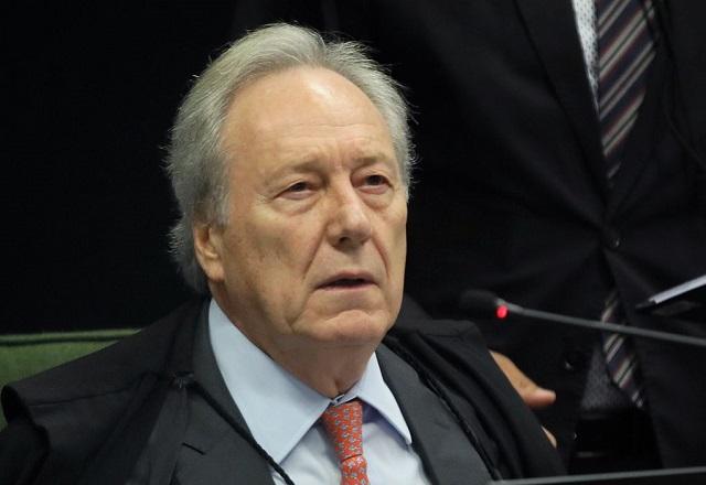 Ministro Ricardo Lewandowski fala ao microfone (Nelson Jr./STF)