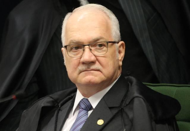 Ao paralisar Master e INSS, Fachin indica correção de rumos