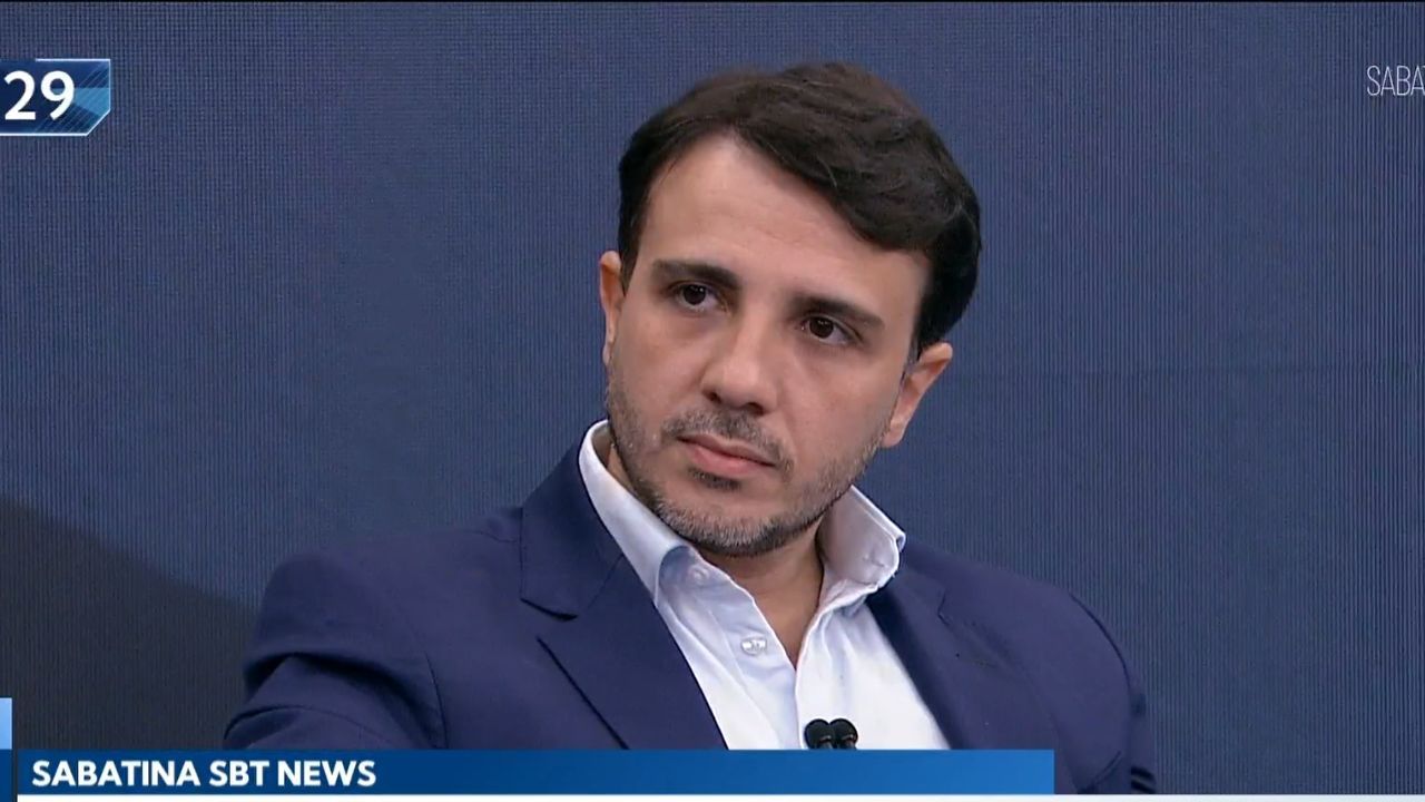 Ao SBT, Renan Santos diz que governo “quebra” setor privado