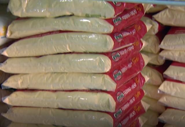 Sacos de arroz para doação