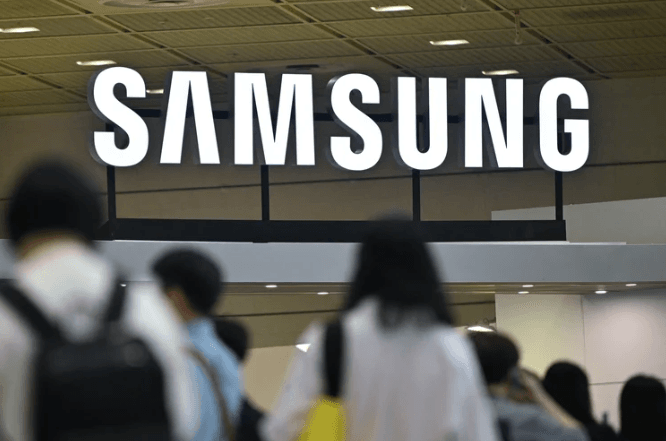 Samsung: maior fabricante de chips de memória sente impacto da escassez global e da demanda por IA | AFP/Divulgação