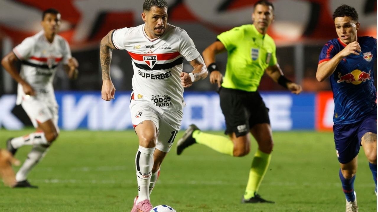 São Paulo x Bragantino: Tricolor espera com apoio da torcida voltar a vencer no Brasileirão | Foto: Rubens Chiri / São Paulo FC