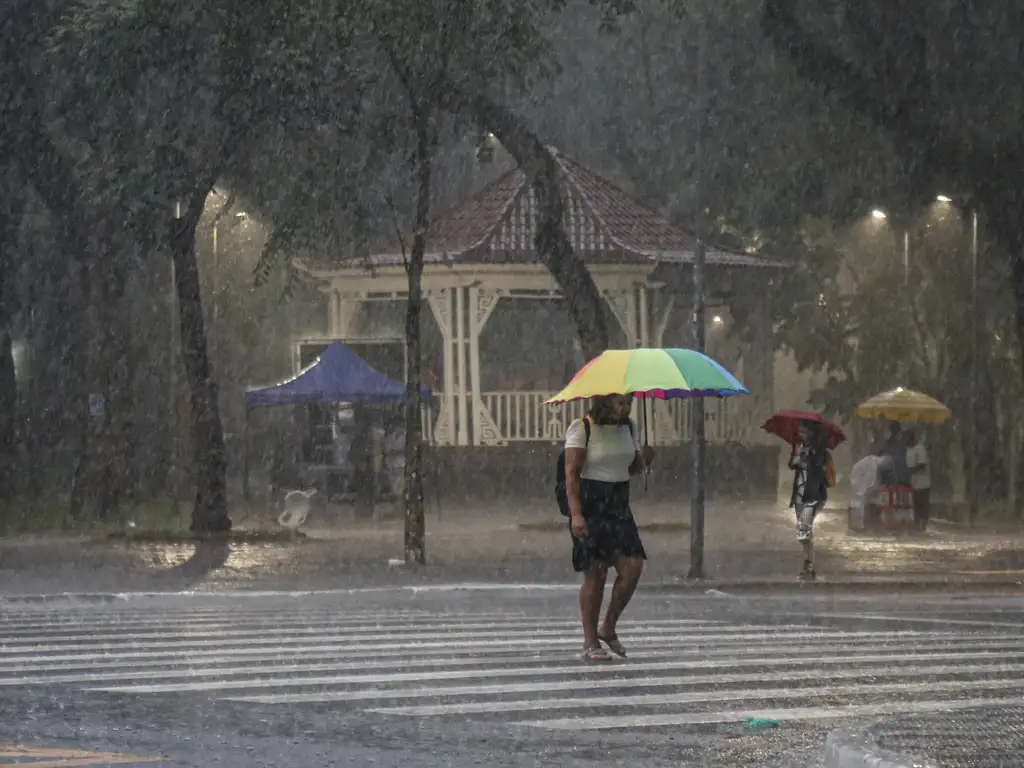 Cidade de SP fica em estado de atenção para alagamentos
