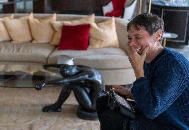Sean Baker nas filmagens de "Anora": consagração com Oscar de melhor direção | Reprodução/IMDb