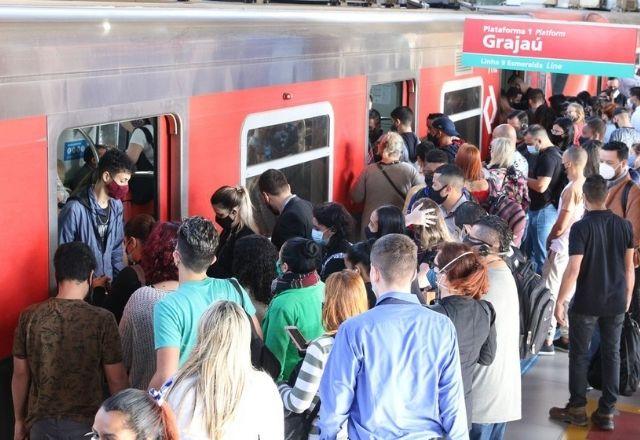 Segundo pesquisadores, transmissão do vírus não para imediatamente uma vez que a cobertura vacinal é atingida | Agência Brasil