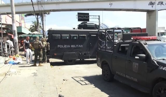 Justiça mantém prisão de policial que matou jovem com tiro à queima-roupa no Rio Justiça mantém prisão de policial que matou jovem com tiro à queima-roupa no Rio