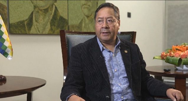 Após resistir a tentativa de golpe, presidente da Bolívia enfrenta país descontente com a economia