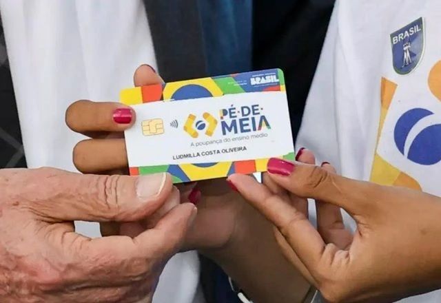 Pé-de-Meia: aluno com frequência de ao menos 80% nas aulas pode receber até R$ 9.200