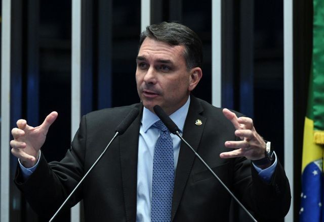 'Quem tentou esconder, agora não pode posar de herói': veja frases de Flávio Bolsonaro antes da revelação de sua relação com Vorcaro 'Quem tentou esconder, agora não pode posar de herói': veja frases de Flávio Bolsonaro antes da revelação de sua relação com Vorcaro