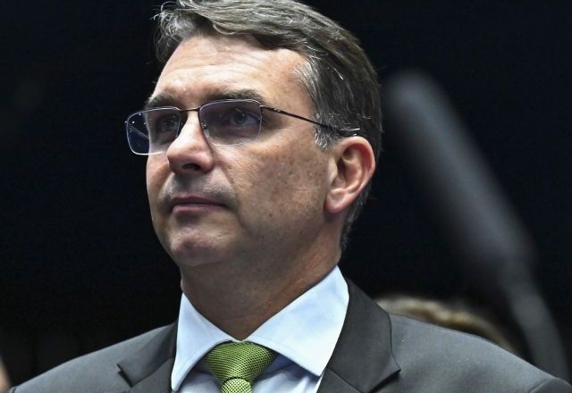 Presidente do PP confirma presença em reunião com Flávio Bolsonaro