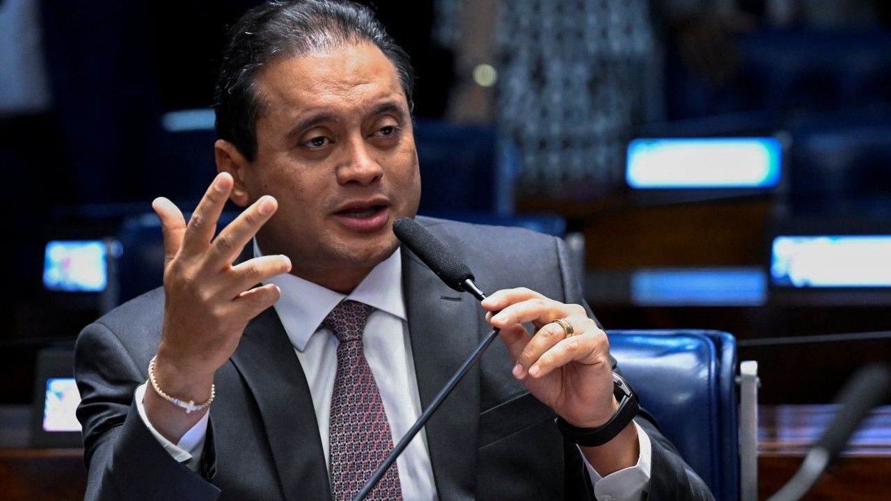 STF investiga se senador interferiu em apuração de homicídio STF investiga se senador interferiu em apuração de homicídio