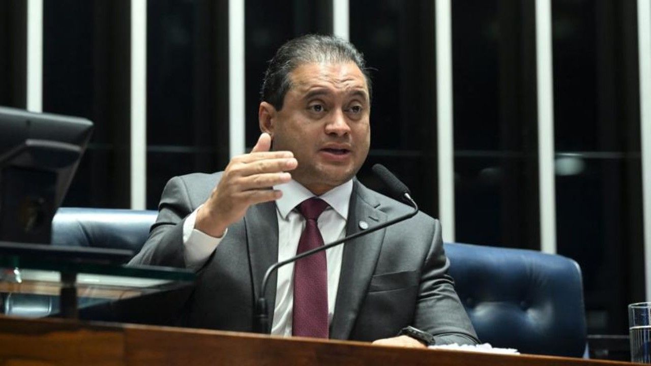 Imagem da notícia: Fraudes no INSS: família do senador Weverton é alvo da PF Imagem da notícia: Fraudes no INSS: família do senador Weverton é alvo da PF
