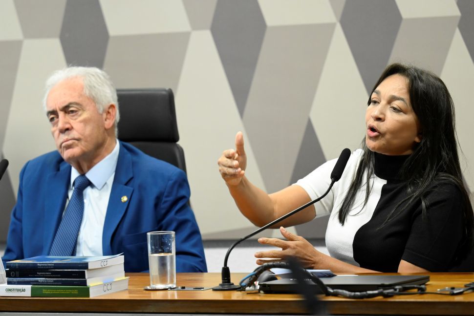 Senadores Otto Alencar (PSD-BA), presidente da CCJ, e Eliziane Gama (PT-MA), relatora da proposta | Divulgação/Andressa Anholete/Agência Senado