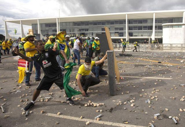 Sessão está programada até às 23h59 desta 6ª feira no plenário virtual do STF. Maioria vota pelo recebimento das denúncias contra atos golpistas | Agência Brasil