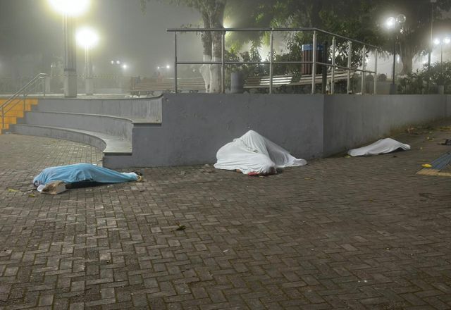 O grupo estava reunido em uma comemoração na praça da cidade de Viçosa do Ceará | Reprodução