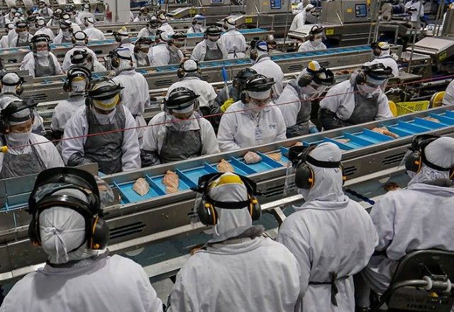 Setor de alimentos caiu 0,11 ponto percentual e teve principal influência no índice em agosto | Divulgação/Jonathan Campos/AEN