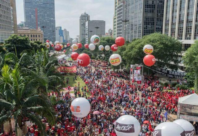 Sindicatos participando das comemorações do 1º de maio