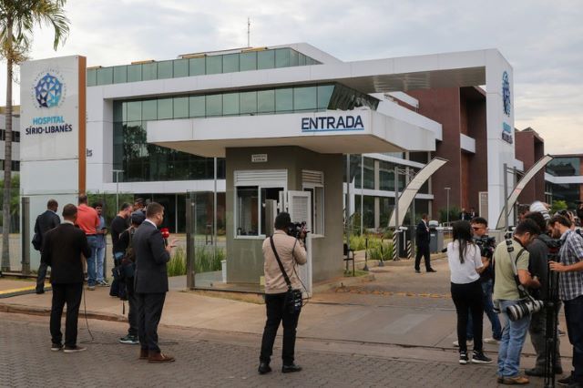 Lula está apto a trabalhar após acidente, revela boletim médico