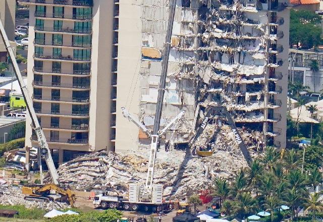 Sobe para 9 o número de mortos em desabamento em Miami