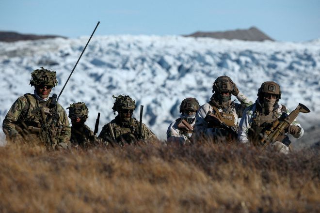 Soldados dinamarqueses durante exercícios militares em Kangerlussuaq, na Groenlândia | 17/09/2025/Reuters/Guglielmo Mangiapane
