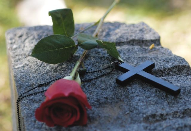 Suicídio assistido ocorre quando uma equipe médica fornece os medicamentos para o procedimento e o próprio paciente que administra a dose fatal | Pexels