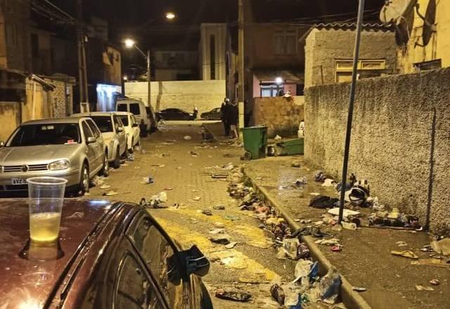 Sujeira após encerramento do baile funk em Florinanópolis| divulgação PM